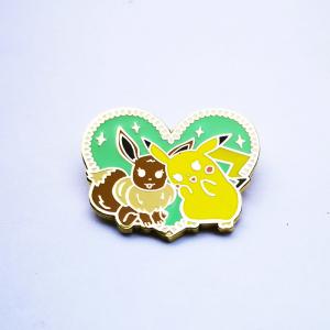 China 1.5 pulgadas de corazón de metal personalizado Cloisonne Pins con acabado de bronce y respaldo láser wholesale