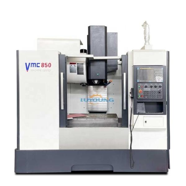 Machine de fraisage à 5 axes VMC855 Centre d'usinage vertical pour le métal CNC de haute précision