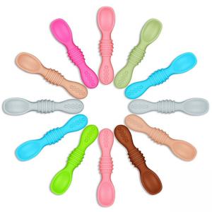 China Silicone Rainbow Chew Spoon for Babies and Toddlers Dishwasher and Freezer Safe supplier