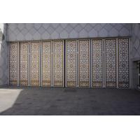 China 57mm Thick Industrial Folding Doors Low Maintenance Customizable Pattern on sale