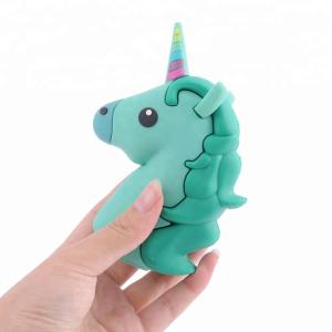 China Подгонянный сформируйте батарею банка 18650 силы Emoji единорога PVC 2200mAH мобильную on sale