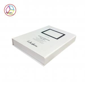 China Clothing Packaging Boxes Customized Logo Printing Customized Service supplier