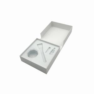 Eye Cream Gift Box With Magnetic Closing Lid UV Logo Customized Premium Cardboard