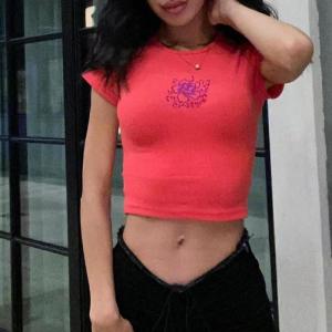 China Round Neck Sexy Tight T Shirts Solid Color Sexy Crop Tight Fit Short Sleeve Shirt supplier