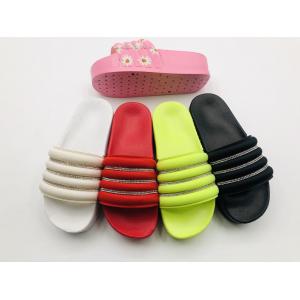 Wholesale 2020 Slides Bathroom Flat Slippers Fashion Casual White Fancy Rubber Woman Slippers