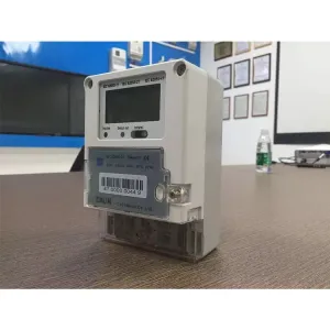 China Medidor eléctrico de fase única de corriente nominal de salida 5A estándar ANSI de 110 V con diámetro de perforación de 8 mm para la medición de energía activa wholesale