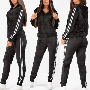 China                  Custom Women Sport Clothing Fashion Hooded Training Track Sweat Suit Jogging Suits Wholesale Velvet Tracksuits              supplier
