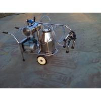 China Vacuum Pump 12ml/H Cow Milking Machine 64times/Min Cow Milk Pumping on sale