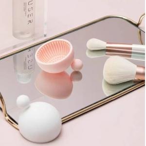 China Creative Reusable Makeup Brush Eye Shadow Dish Brush Makeup Tool Silicone Cleaning Tool Bowl supplier