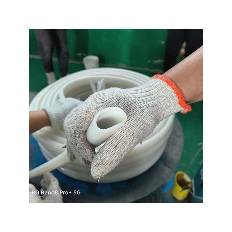 China カスタマイズされたD U P R B S H O E特殊形状EPDM NBR TPEゴム押出シールストリッププロファイル supplier