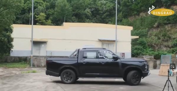 Customized Export Made In China Special Bulletproof 5 Side Army New 2.3T Pickup Car