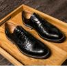 Les chaussures élégantes des pleins de grain hommes de cuir, chaussures faites