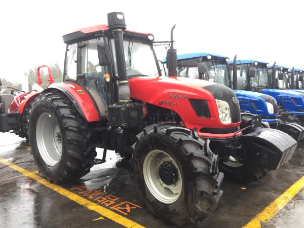 DF1804 220hp Four Wheel Drive Tractor With 6 Cylinder Engine
