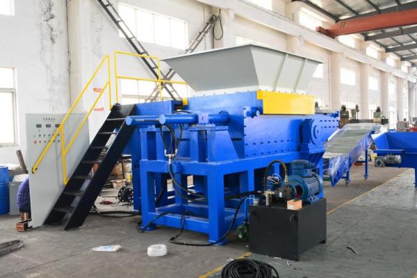 Woven Bag Single Shaft Shredder 380 V / 50 Hz Low Energy Consumption