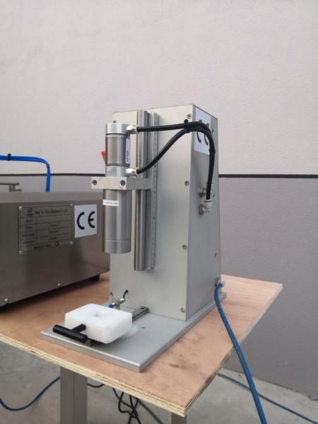 CE neumático semi que capsula la solución líquida oral de la máquina, sola máquina que capsula principal