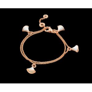   DIVAS’ DREAM bracelet in 18 kt pink gold with mother of pearl. Ref. BR856970