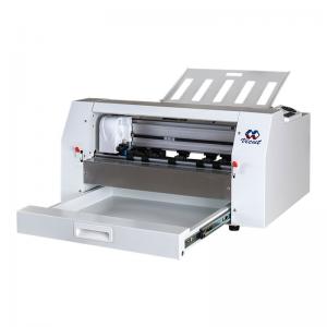 China Auto Feeding Digital Card Cutter Fast Sticker Paper Cutting Machine supplier