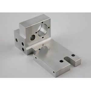 China 陽極酸化を塗ることを用いるカスタマイズされた金属CNCの機械化の部品 wholesale