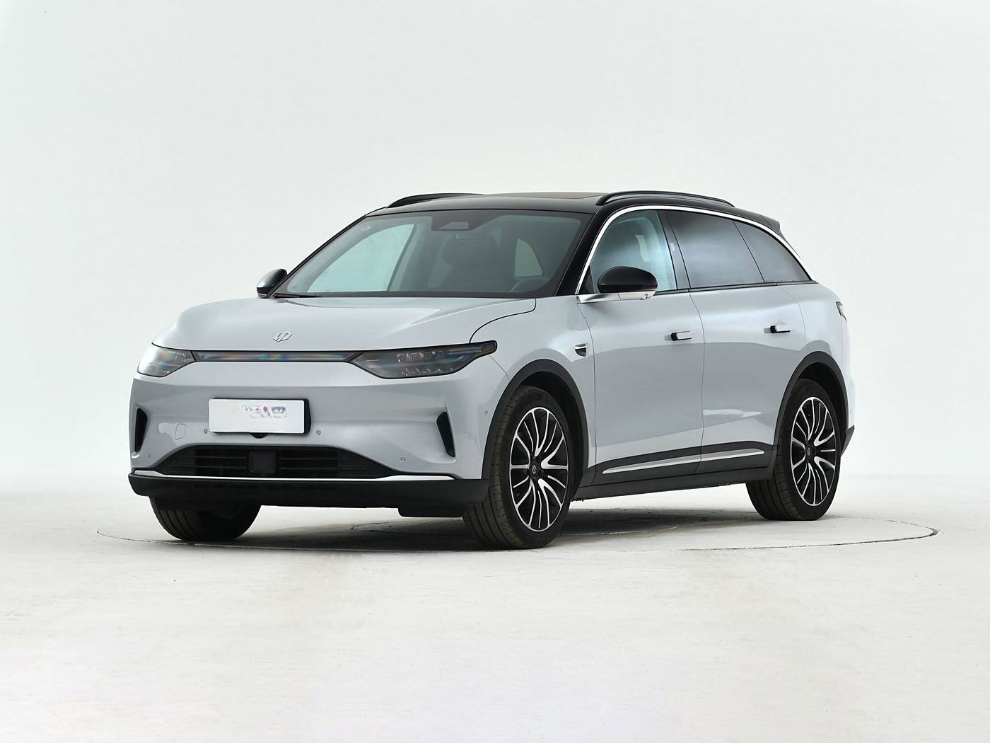 China リープモーター C11 2023年モデル 人気の中古車 ピュアエレクトリックエンジン搭載 スイングドア開閉方式 wholesale