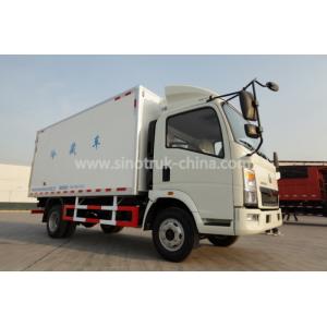 China 10T Light Duty Durable Freezer Box Truck 4x2 For Meat And Milk Transport supplier