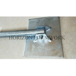 China Base réglable Jack With Swivel Base Plate d'échafaudage 150 x 150mm supplier