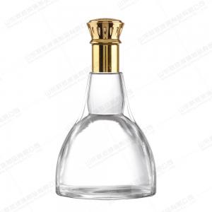 Crystal Liquor Glass Bottle Wine Whisky with Screw Metal Cap Clear Glass Base Material