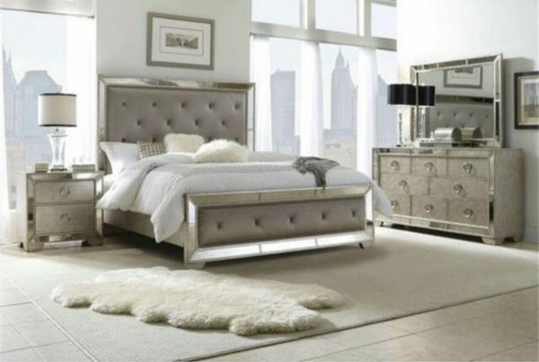 Wooden Design King Size Mirrored Bed , Dresser Mirrored Bedroom Furniture Set