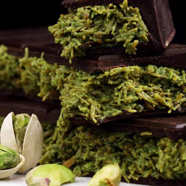 Chocolat composé artisanal de Dubaï avec confiture de pistaches et emballage en vrac 1 kg