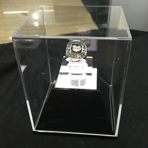 Caja clara de acrílico del tenedor del cubo de la medalla del campeón del plexiglás del top del MVP Ring Display Case Counter del baloncesto