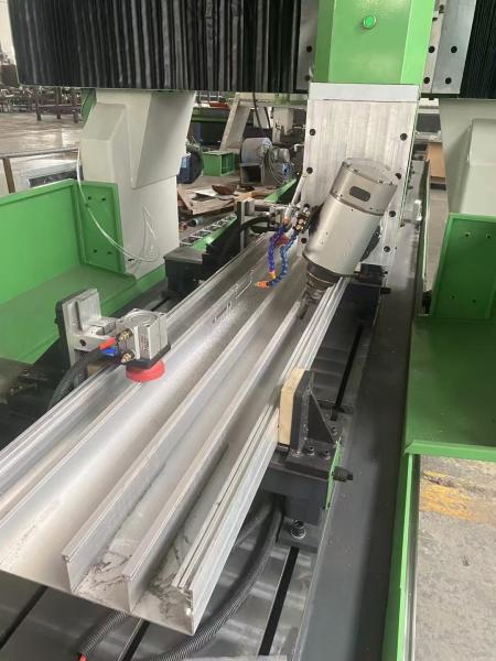 4 Axis CNC Machining Center Rail Transit Industry Profile Processing