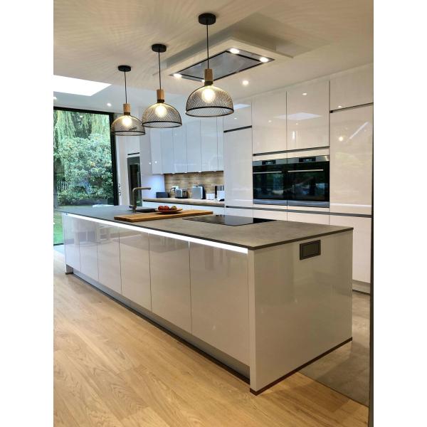 Blum Hardware Design moderne Light Box Armoire de cuisine pour la conception de petites cuisines colorées