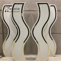 China Unique design curve 4 pcs set acrylic stand for wedding stage decoration on sale