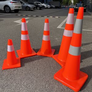 High Visibility 45cm-90cm Height Black Base Traffic Cone for Road Safety and Traffic Management
