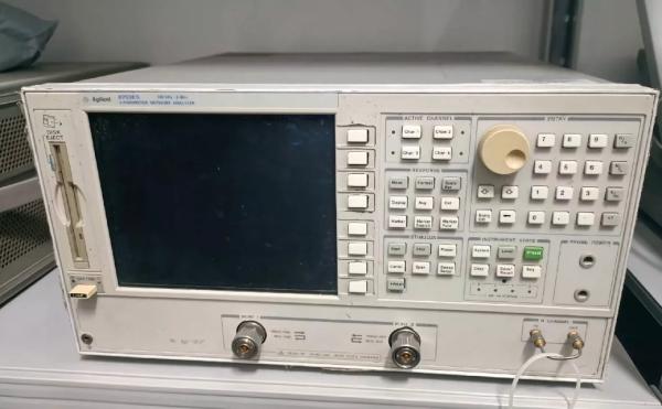 Analyseur de réseau de paramètres S 6 GHz Agilent 8753ES VNA