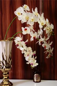 China artificial silk flower Artificial Plant&Flowers Butterfly Orchid artificial flower wholesa on sale 