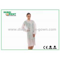 China Zip Closure Disposable Medical Use Lab Coat/Visitor Coat In Laboratory on sale