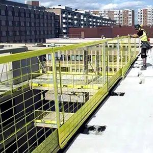 China Barrière de protection à bord repliable pour un rangement peu encombrant on sale