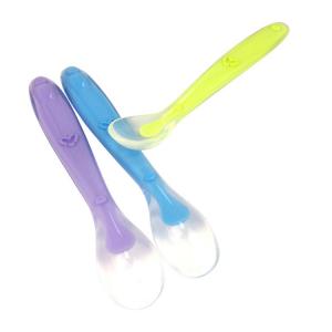 China Baby Spoon Silicone Baby Products Nitrosamine Free Innovative Lovely Shape Design supplier