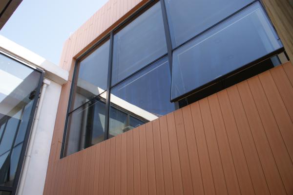 容易な設置済み WPC の壁のクラッディング 90 | 250mm/Decking の塀のパネル