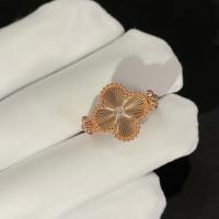 China Luxury 18K Gold Ring Heavy VVS Clarity Vintage Four Leaf Clover Ring on sale