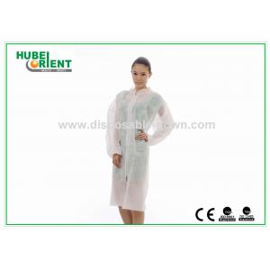 China Colorful Polypropylene Disposable Laboratory Coats With Customized Weight And Zip Closure supplier