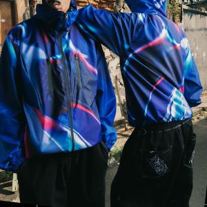 China Chaqueta de hombre con capucha y gradiente personalizado con chaqueta de streetwear cortavientos de nailon de 300 gramos wholesale