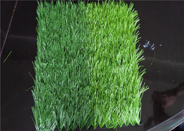 OIN artificielle de puttings greens d'herbe de 32mm de terrain de jeu favorable