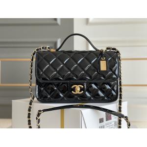 China 22k Women Chanel Flap Bag 2022 Patent Leather Tofu Bag Black Gold supplier