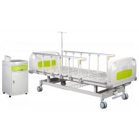 China Central Brakes 50 Degrees Manual Crank Hospital Bed on sale