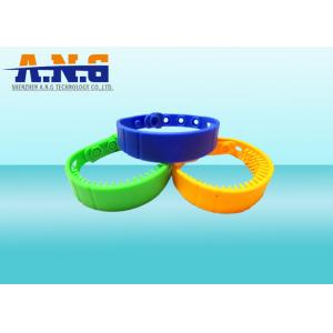 Rewritable  ISO14443A NFC Rfid Wristbands Silicone Customized Logo