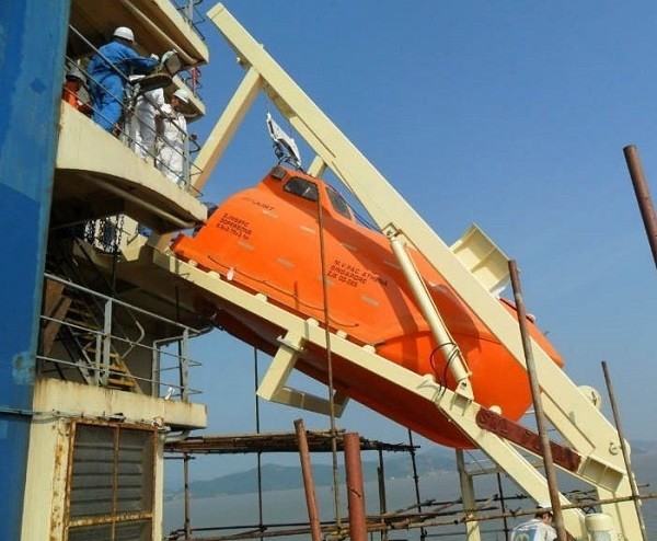 China CCS, EC, BV Одобренный стандарт SOLAS Дешевый Малый 4,9m 16 человек FRP спасательный катер supplier