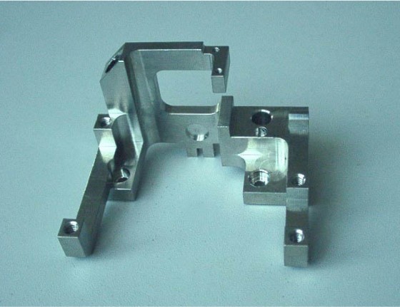 China Métal à grande vitesse de commande numérique par ordinateur de prototype d'acier inoxydable usinant forgeant des pièces supplier