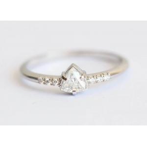 Fashion Real Diamond Jewellery Ring with 4×4mm Triangle Stone ODM