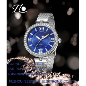 elegant ladies watch classic wrist watch blue dial  with a circle diamond on the case